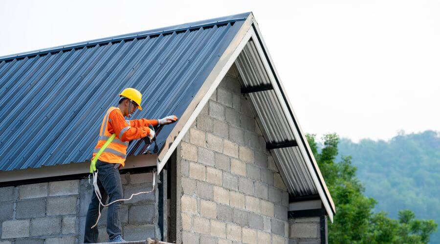 Professional gutter cleaning in Forks, WA